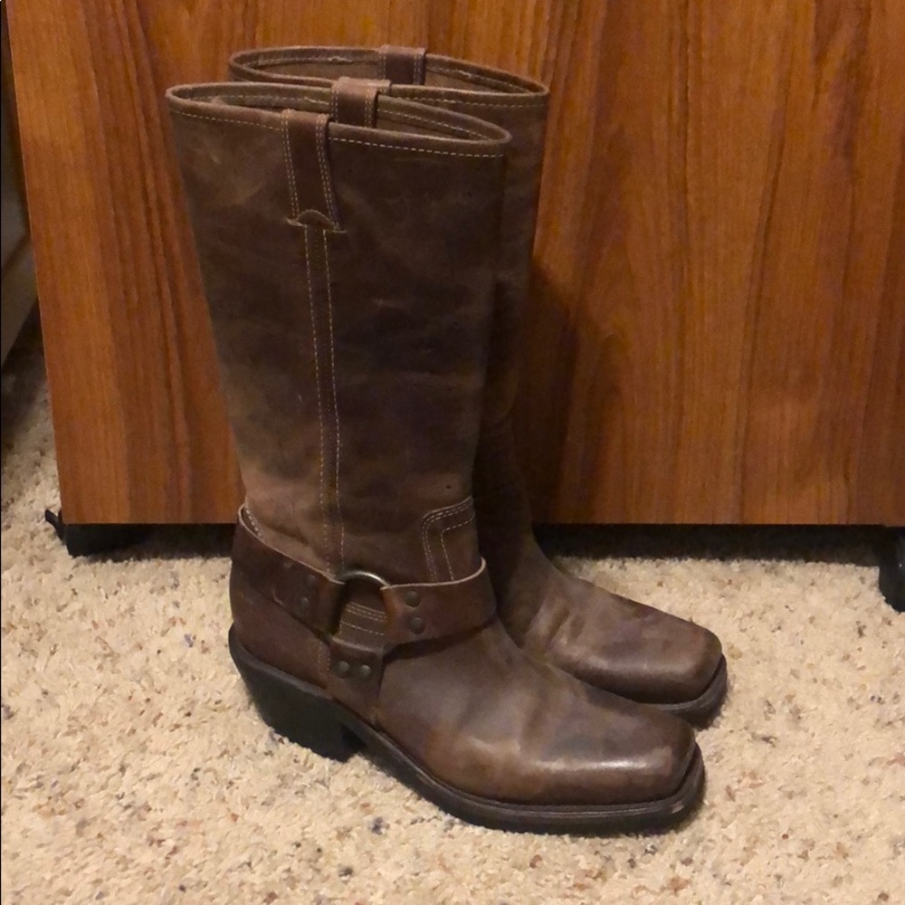 Bcbg brown boots